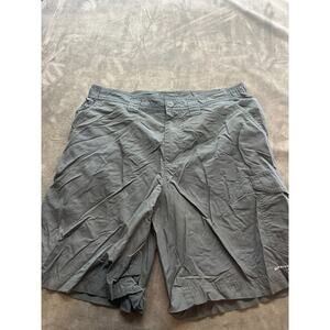 Columbia Cargo Shorts Men’s‎ 30 x 8 Omni Shade Hiking Shorts Grey
